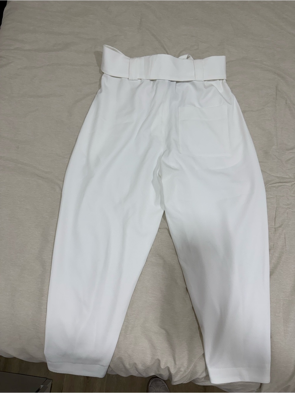ORTTU White Elastic Waist Pants with Logo Tag - Picture 3 of 4